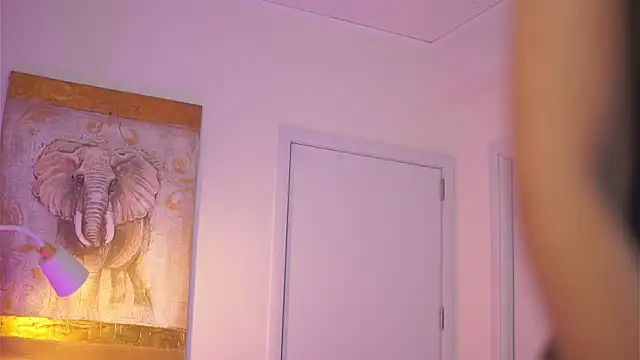 Snapshot of Aisha_Bee chatting on 05-24-26, 09:25 Aisha Bee online show from 05-24-26, 09:25