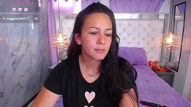 Snapshot of Melissa-roberts chatting on 11-06-25, 05:47 Melissa-roberts online show from 11-06-25, 05:47