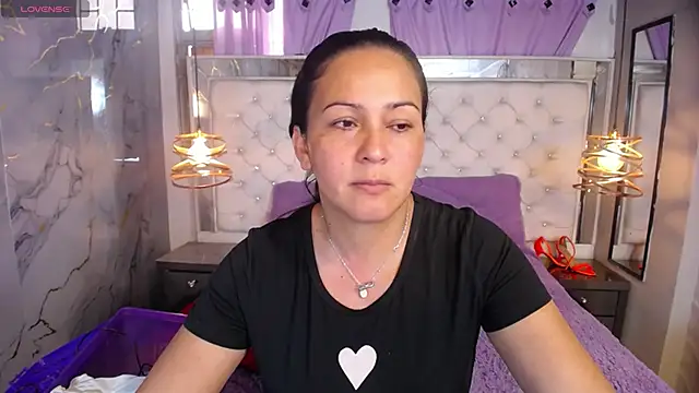 Snapshot of Melissa-roberts chatting on 12-02-25, 07:09 Melissa-roberts online show from 12-02-25, 07:09