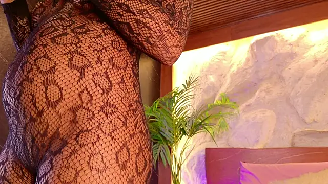 Snapshot of loana_vegas chatting on 04-22-26, 04:26 loana vegas online show from 04-22-26, 04:26