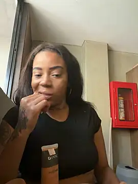 Snapshot of loana_vegas chatting on 05-26-26, 04:03 loana vegas online show from 05-26-26, 04:03