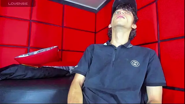 Snapshot of Khalid16_ chatting on 10-29-25, 02:19 Khalid16  online show from 10-29-25, 02:19