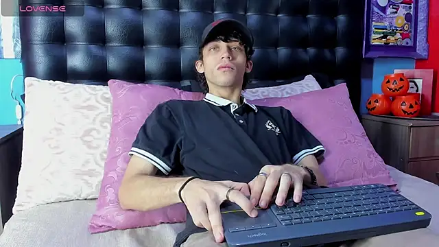 Khalid16  online show from 10-30-25, 01:56