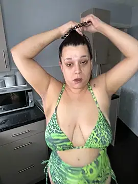 Snapshot of BubblesLovexox chatting on 02-12-26, 12:11 BubblesLovexox online show from 02-12-26, 12:11