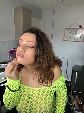 Snapshot of BubblesLovexox chatting on 02-17-26, 12:12 BubblesLovexox online show from 02-17-26, 12:12