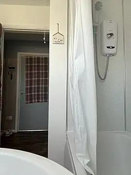 Snapshot of BubblesLovexox chatting on 03-21-26, 12:32 BubblesLovexox online show from 03-21-26, 12:32