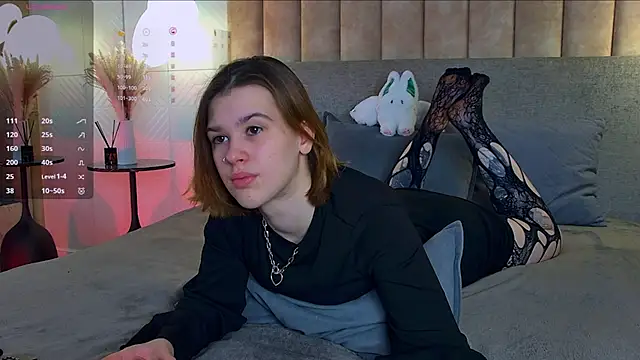 LoraPuffs online show from 11-24-25, 04:29