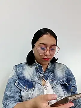 Caroline-17 online show from 12-04-25, 06:38