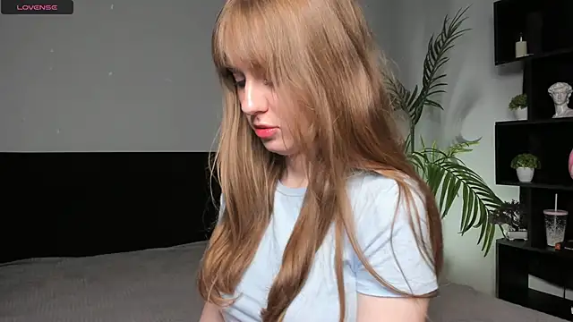 Snapshot of TessaStruble chatting on 11-09-25, 09:18 TessaStruble online show from 11-09-25, 09:18