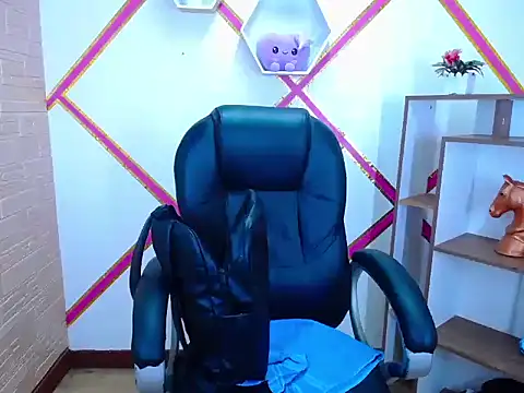 Snapshot of Keith_Amara chatting on 10-24-25, 06:04 Keith Amara online show from 10-24-25, 06:04