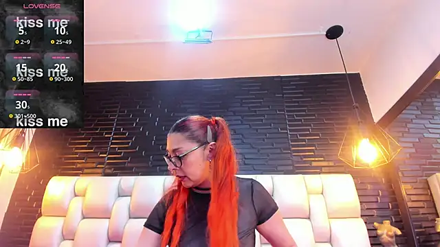 EmilyyRed online show from 11-14-25, 08:40