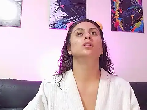 Caroline Jons online show from 11-19-25, 11:43