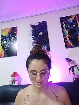 Caroline Jons online show from 12-14-25, 10:42