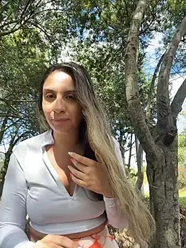 Snapshot of sarah_honey__ chatting on 01-07-26, 03:14 sarah honey online show from 01-07-26, 03:14