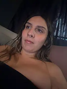 Snapshot of sarah_honey__ chatting on 02-20-26, 02:28 sarah honey online show from 02-20-26, 02:28