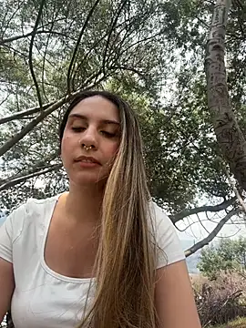 Snapshot of sarah_honey__ chatting on 03-04-26, 04:02 sarah honey online show from 03-04-26, 04:02