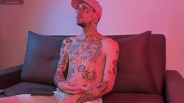 TokyoHatsumoto online show from 10-28-25, 01:25