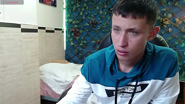 Garuo 18 online show from 11-12-25, 03:18