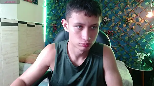 Garuo 18 online show from 11-23-25, 02:55