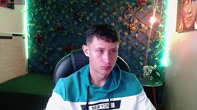 Garuo 18 online show from 11-28-25, 03:20