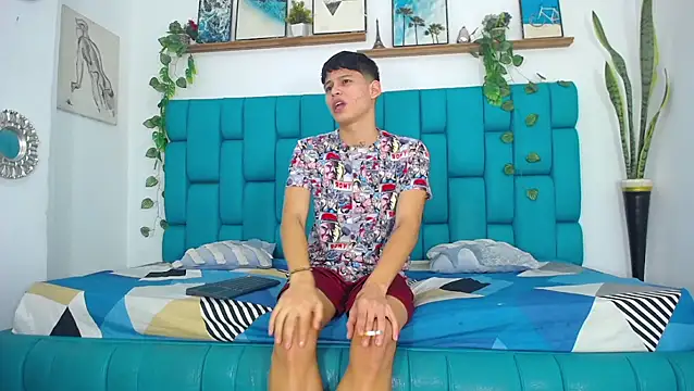 Hot Boys Latinos X online show from 11-16-25, 05:07