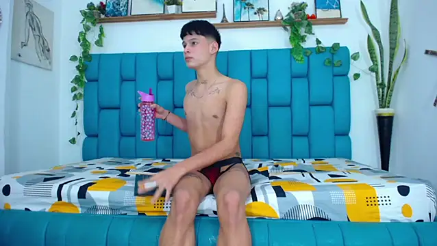 Hot Boys Latinos X online show from 11-27-25, 06:10