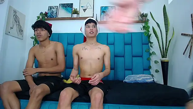 Hot Boys Latinos X online show from 12-22-25, 11:35
