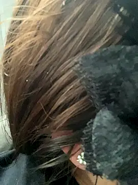 Snapshot of crazzyanne chatting on 12-13-25, 08:25 crazzyanne online show from 12-13-25, 08:25