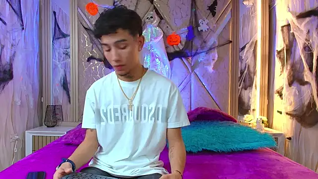 Snapshot of Ink_Boy chatting on 10-26-25, 01:17 Ink Boy online show from 10-26-25, 01:17