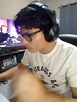 Snapshot of Ais_B10 chatting on 11-20-25, 03:28 Ais B10 online show from 11-20-25, 03:28