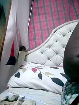 Snapshot of FaithMatsane chatting on 10-31-25, 02:51 FaithMatsane online show from 10-31-25, 02:51