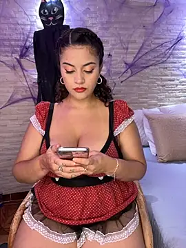 Snapshot of amellita-33 chatting on 10-29-25, 06:15 amellita-33 online show from 10-29-25, 06:15