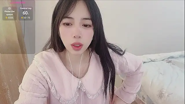 by-Hannah online show from 11-05-25, 02:11