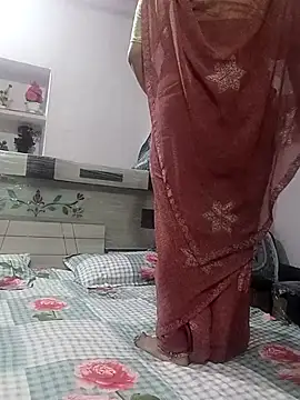 Snapshot of Best_couple2001 chatting on 11-06-25, 03:02 Best couple2001 online show from 11-06-25, 03:02