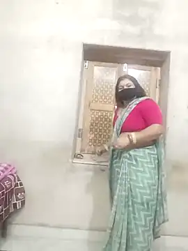 Snapshot of Best_couple2001 chatting on 12-02-25, 06:41 Best couple2001 online show from 12-02-25, 06:41