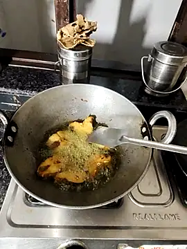 Snapshot of Heena-143 chatting on 11-29-25, 03:59 Heena-143 online show from 11-29-25, 03:59