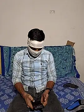 Snapshot of Heena-143 chatting on 11-30-25, 11:14 Heena-143 online show from 11-30-25, 11:14