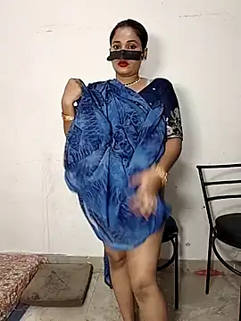 Snapshot of Heena-143 chatting on 06-01-26, 10:06 Heena-143 online show from 06-01-26, 10:06