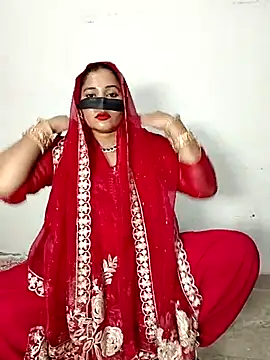 Snapshot of Heena-143 chatting on 06-03-26, 06:02 Heena-143 online show from 06-03-26, 06:02