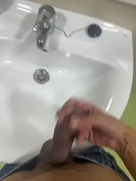 findomhot online show from 10-31-25, 05:25