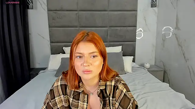 Susie Porter online show from 11-06-25, 01:50