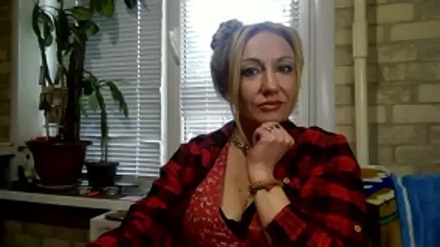 Snapshot of LilaniLoverx chatting on 11-04-25, 11:42 LilaniLoverx online show from 11-04-25, 11:42