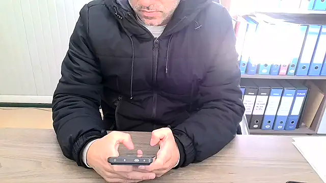 Snapshot of Evasionee chatting on 12-01-25, 07:35 Evasionee online show from 12-01-25, 07:35