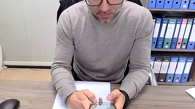 Snapshot of Evasionee chatting on 12-03-25, 08:34 Evasionee online show from 12-03-25, 08:34