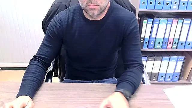 Snapshot of Evasionee chatting on 12-05-25, 08:01 Evasionee online show from 12-05-25, 08:01