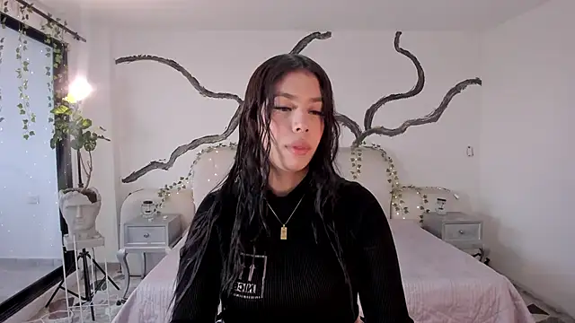 AsiaMillerr  online show from 11-14-25, 12:15