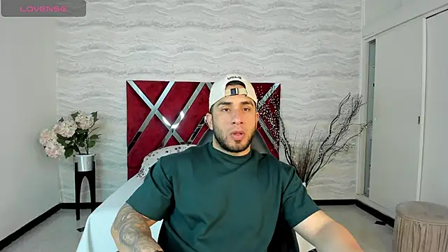 Snapshot of Denver_lux chatting on 10-29-25, 12:18 Denver lux online show from 10-29-25, 12:18