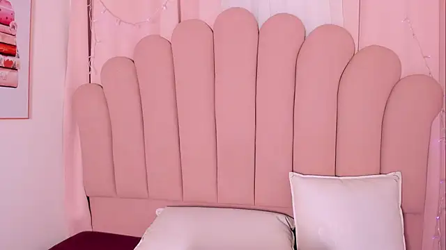 Snapshot of AlyssaVelascuria chatting on 10-26-25, 04:07 AlyssaVelascuria online show from 10-26-25, 04:07