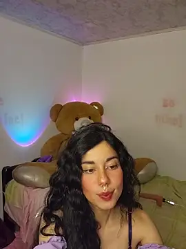 Snapshot of wetbyAlice chatting on 05-11-26, 09:23 wetbyAlice online show from 05-11-26, 09:23