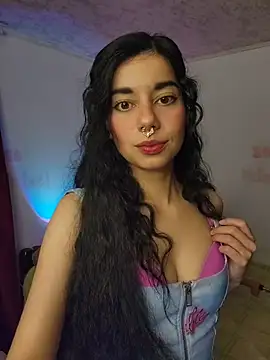 Snapshot of wetbyAlice chatting on 05-13-26, 08:06 wetbyAlice online show from 05-13-26, 08:06